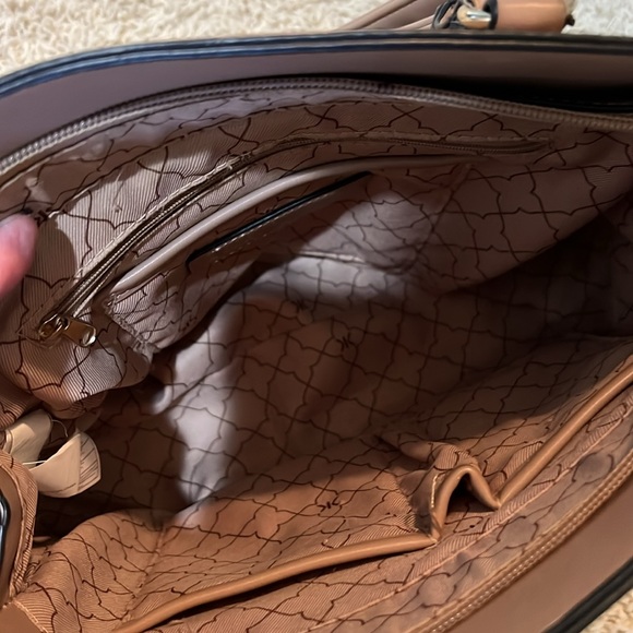 Kelly & Katie Convertible Crossbody - Picture 10 of 15